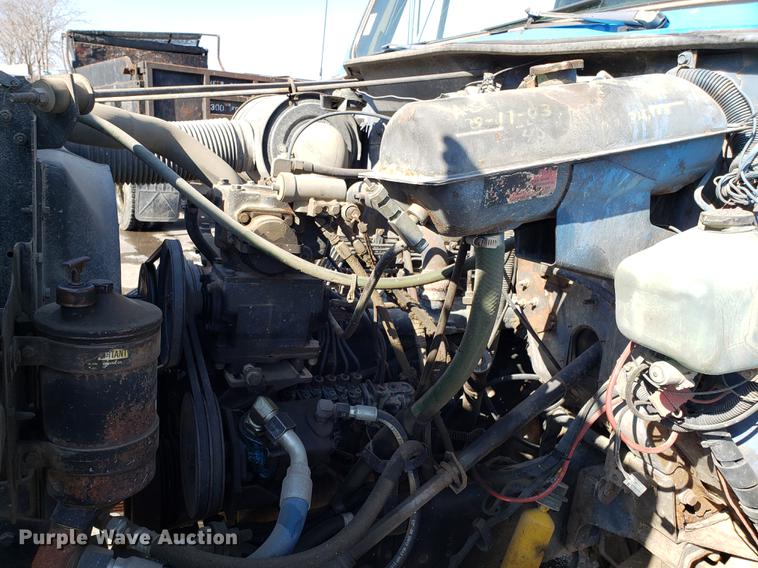 image for item DD3947 1986 International 1954 dump truck