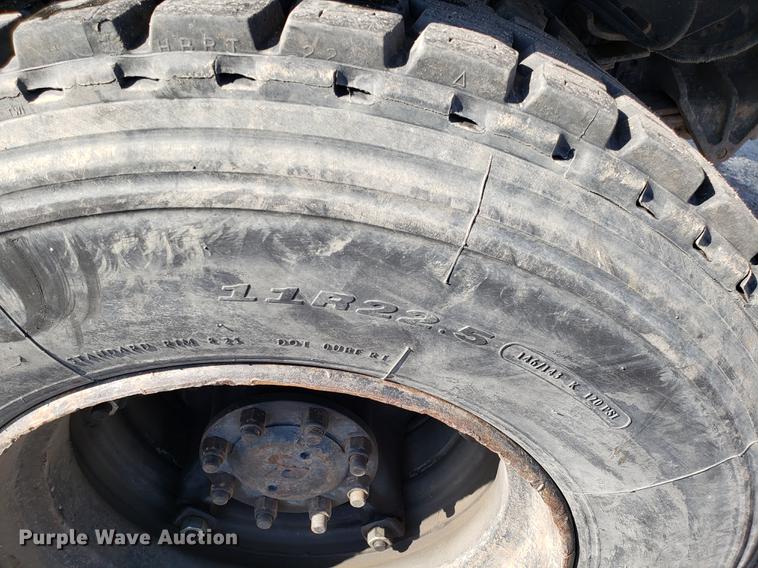 image for item DD3947 1986 International 1954 dump truck