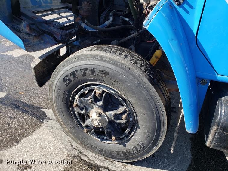 image for item DD3947 1986 International 1954 dump truck