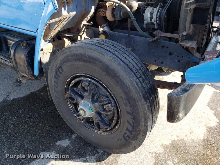 image for item DD3947 1986 International 1954 dump truck