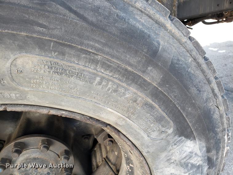 image for item DD3947 1986 International 1954 dump truck