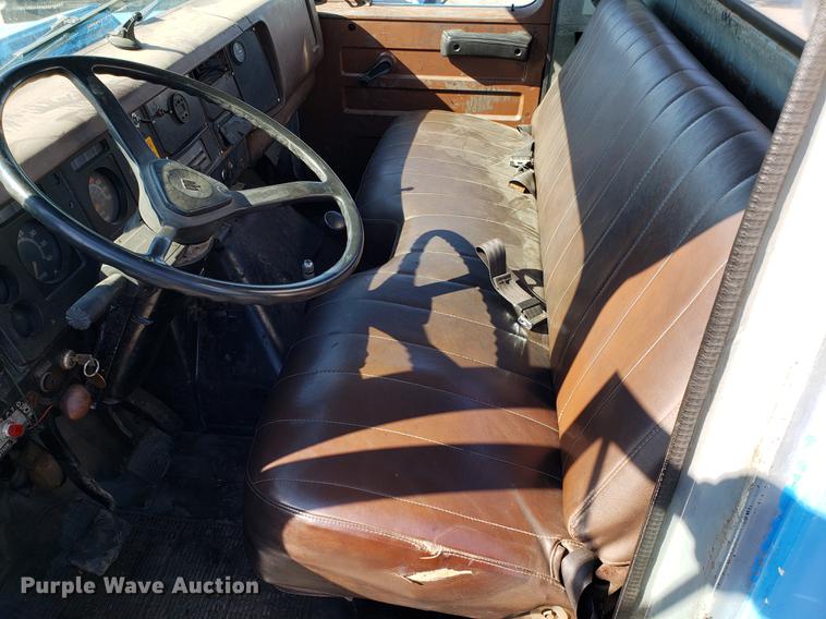 image for item DD3951 1984 International 1954 seal coat truck