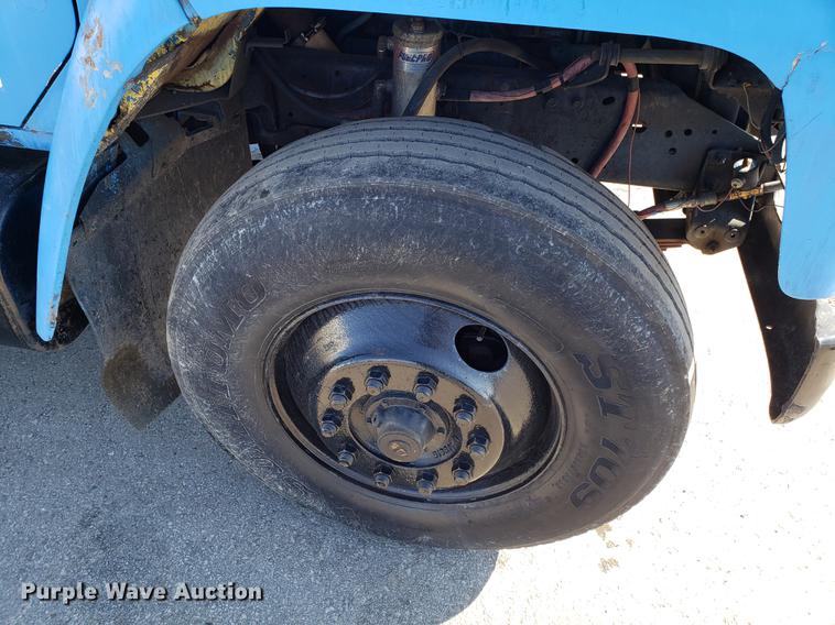 image for item DD3951 1984 International 1954 seal coat truck