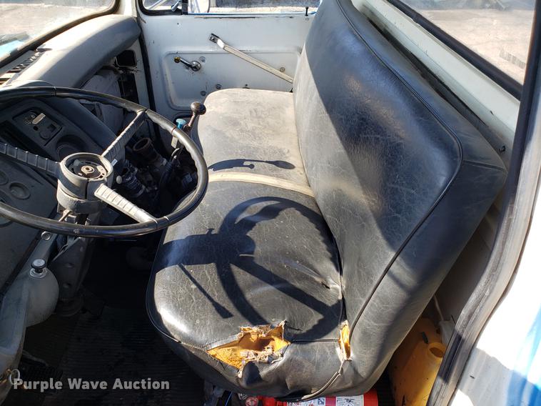 image for item DD3954 1984 Ford F700 seal coat truck