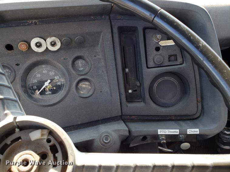 image for item DD3954 1984 Ford F700 seal coat truck