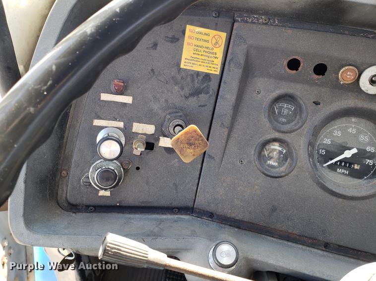 image for item DD3954 1984 Ford F700 seal coat truck