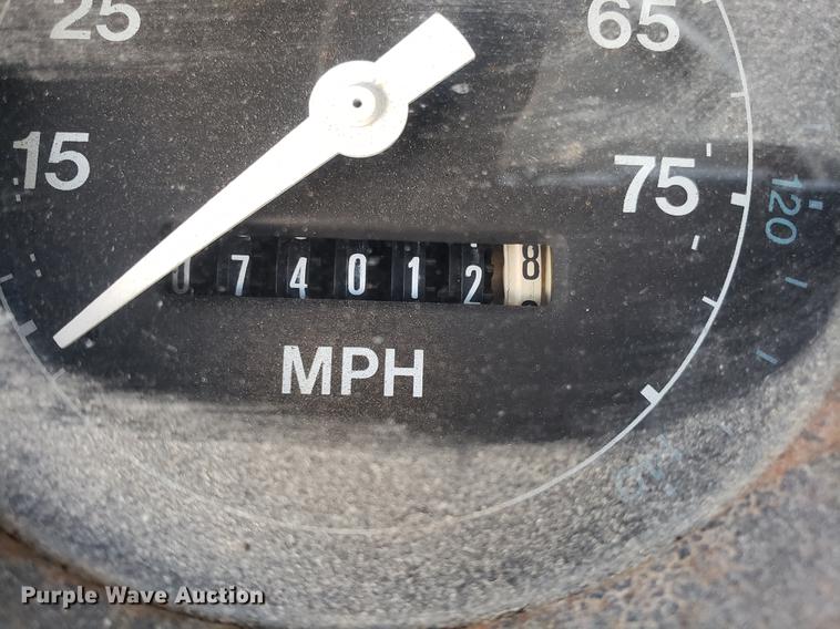 image for item DD3954 1984 Ford F700 seal coat truck