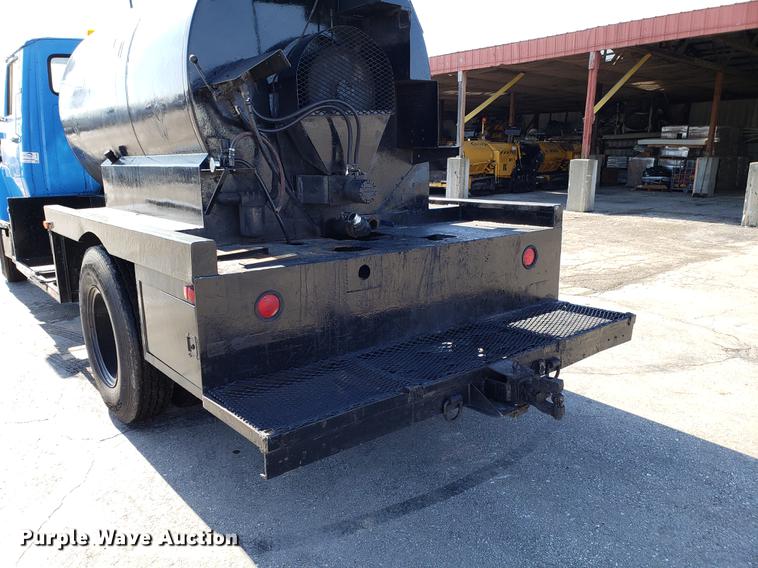 image for item DD3954 1984 Ford F700 seal coat truck