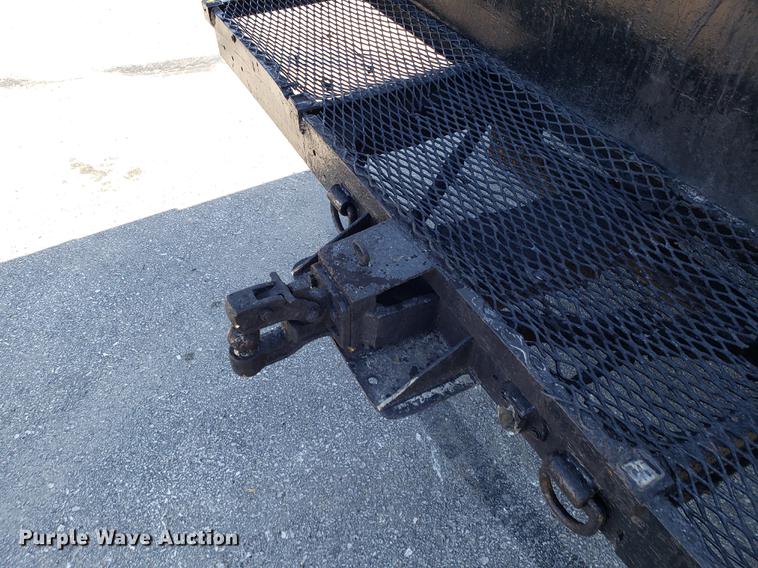 image for item DD3954 1984 Ford F700 seal coat truck