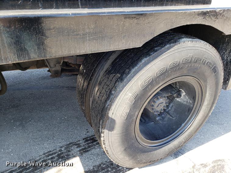 image for item DD3954 1984 Ford F700 seal coat truck