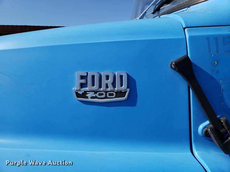 image for item DD3954 1984 Ford F700 seal coat truck