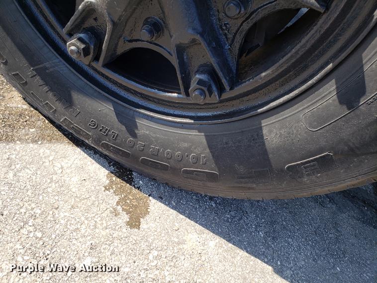 image for item DD3954 1984 Ford F700 seal coat truck