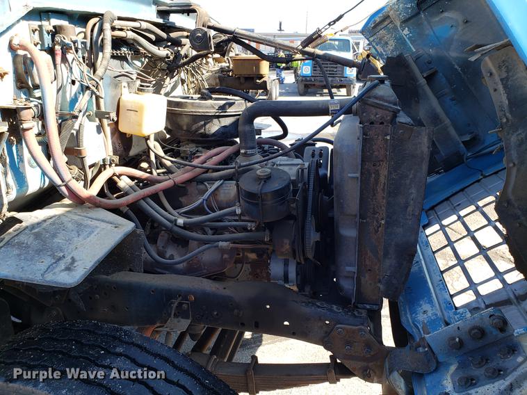 image for item DD3954 1984 Ford F700 seal coat truck