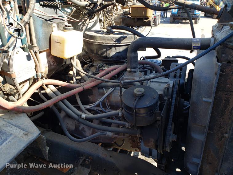 image for item DD3954 1984 Ford F700 seal coat truck