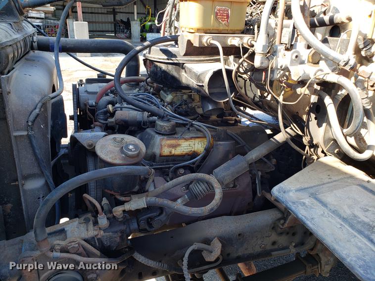 image for item DD3954 1984 Ford F700 seal coat truck
