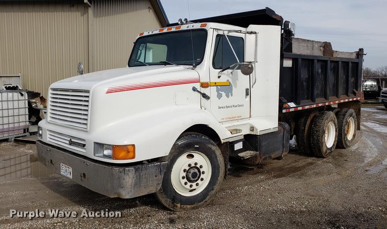 image for item DD3962 1991 International 8300 dump truck