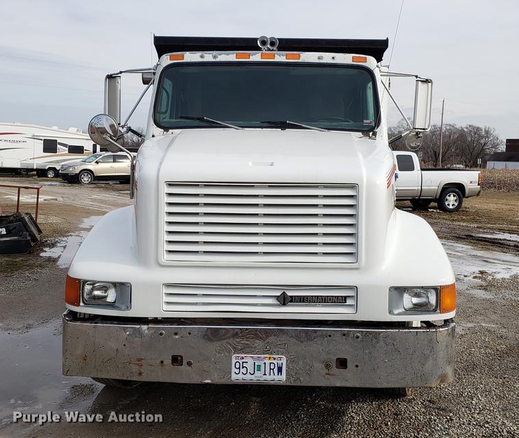 image for item DD3962 1991 International 8300 dump truck