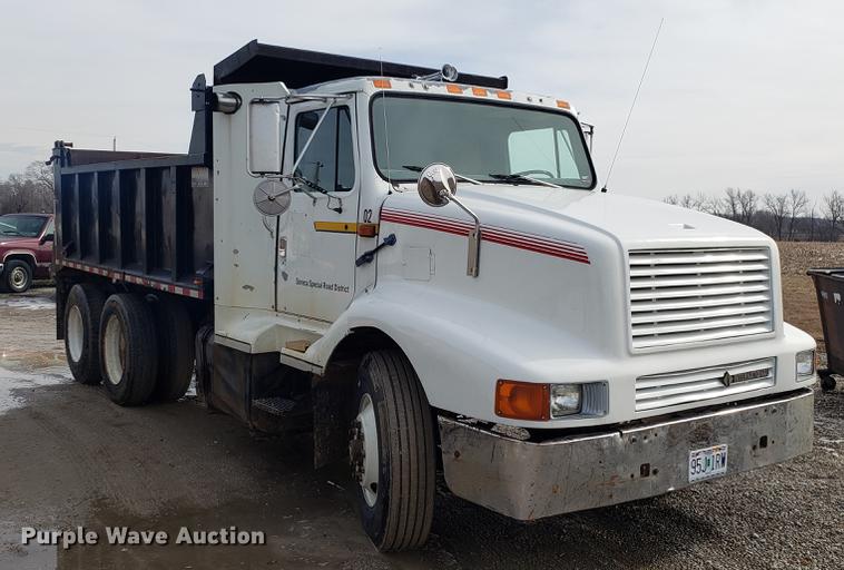 image for item DD3962 1991 International 8300 dump truck