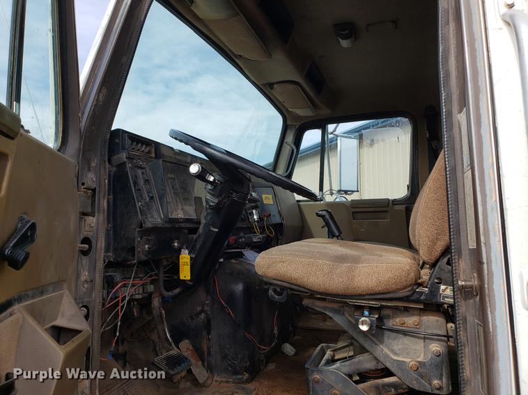 image for item DD3962 1991 International 8300 dump truck