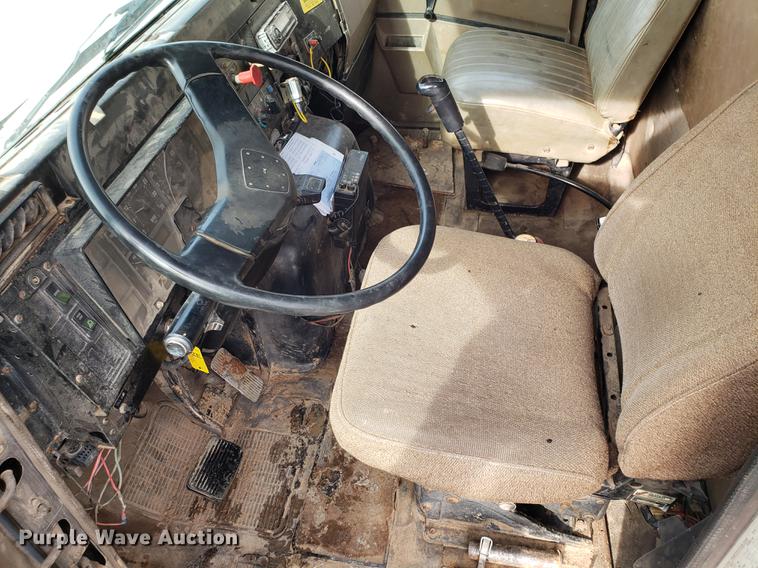 image for item DD3962 1991 International 8300 dump truck