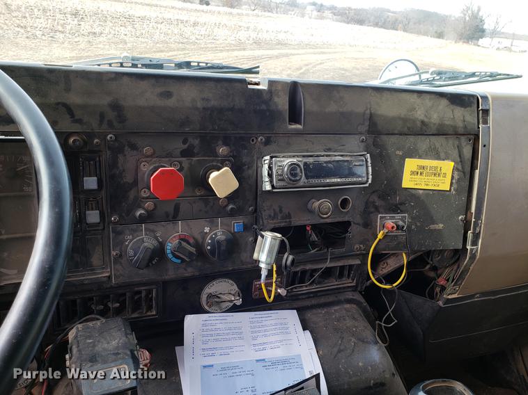 image for item DD3962 1991 International 8300 dump truck