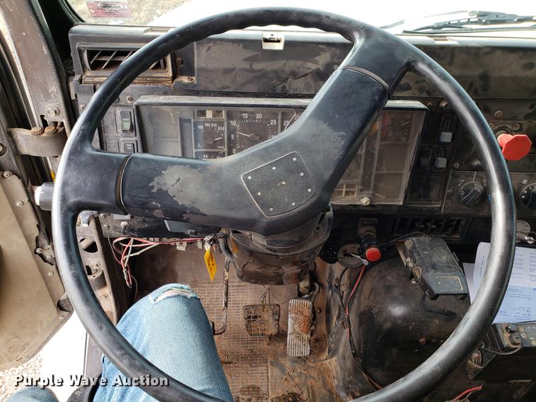 image for item DD3962 1991 International 8300 dump truck