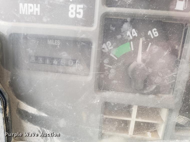 image for item DD3962 1991 International 8300 dump truck