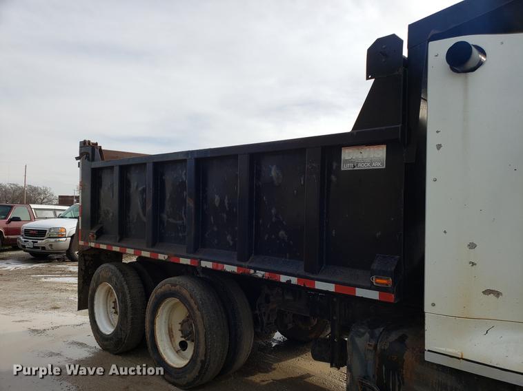 image for item DD3962 1991 International 8300 dump truck