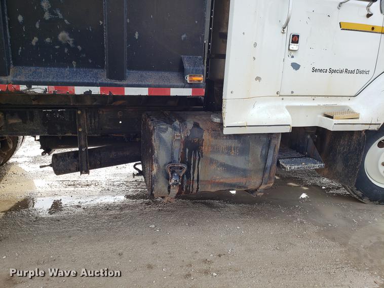 image for item DD3962 1991 International 8300 dump truck