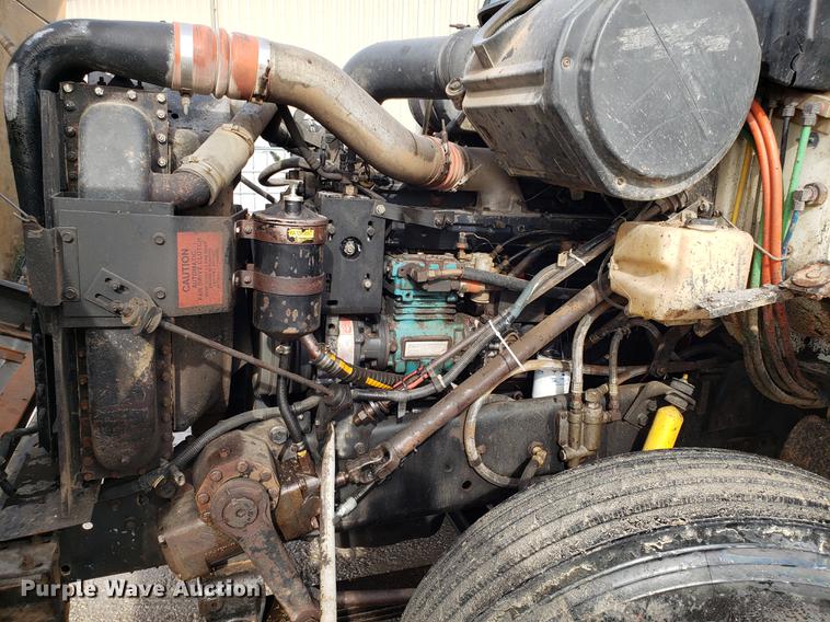 image for item DD3962 1991 International 8300 dump truck