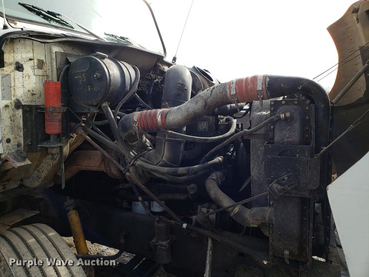 image for item DD3962 1991 International 8300 dump truck