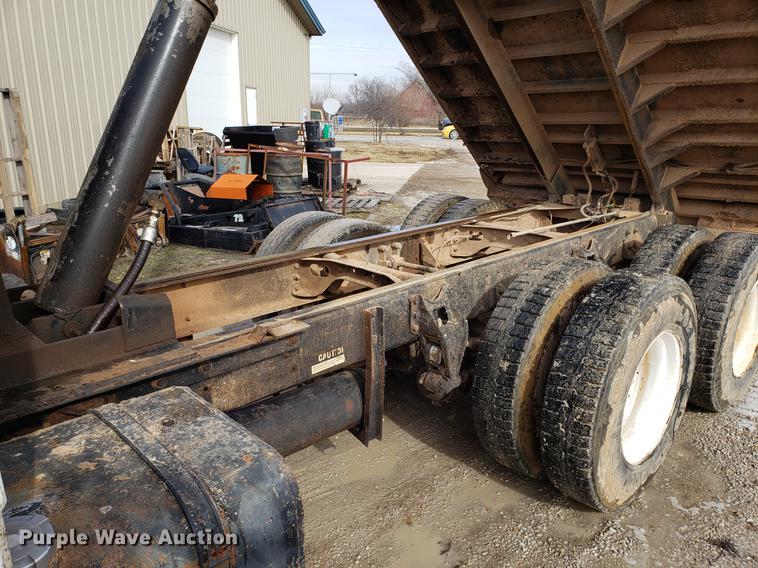 image for item DD3962 1991 International 8300 dump truck