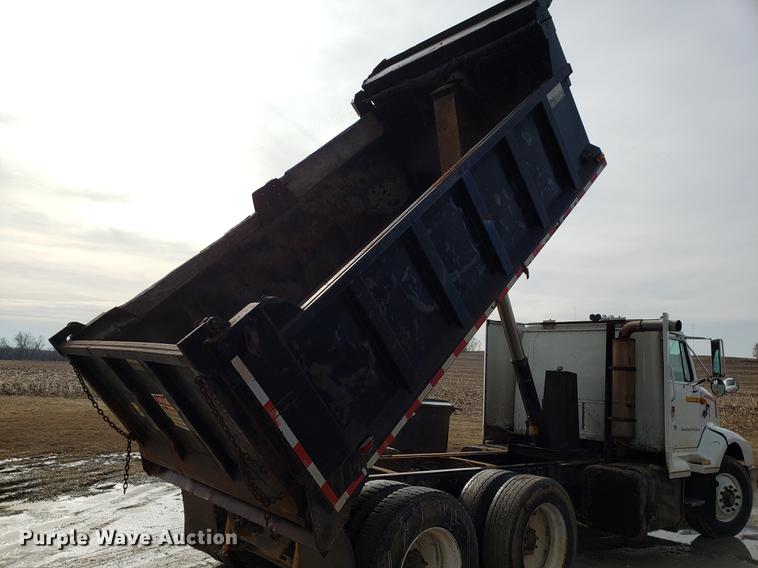 image for item DD3962 1991 International 8300 dump truck