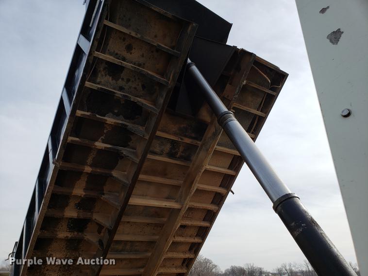 image for item DD3962 1991 International 8300 dump truck