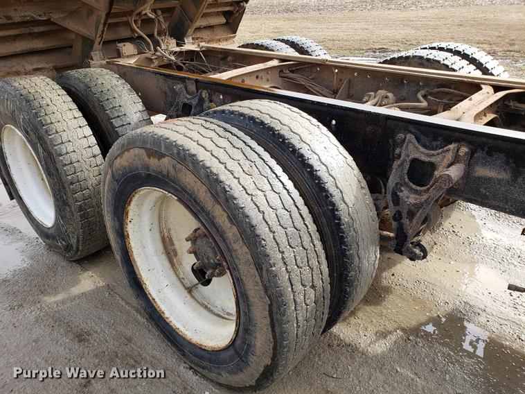 image for item DD3962 1991 International 8300 dump truck