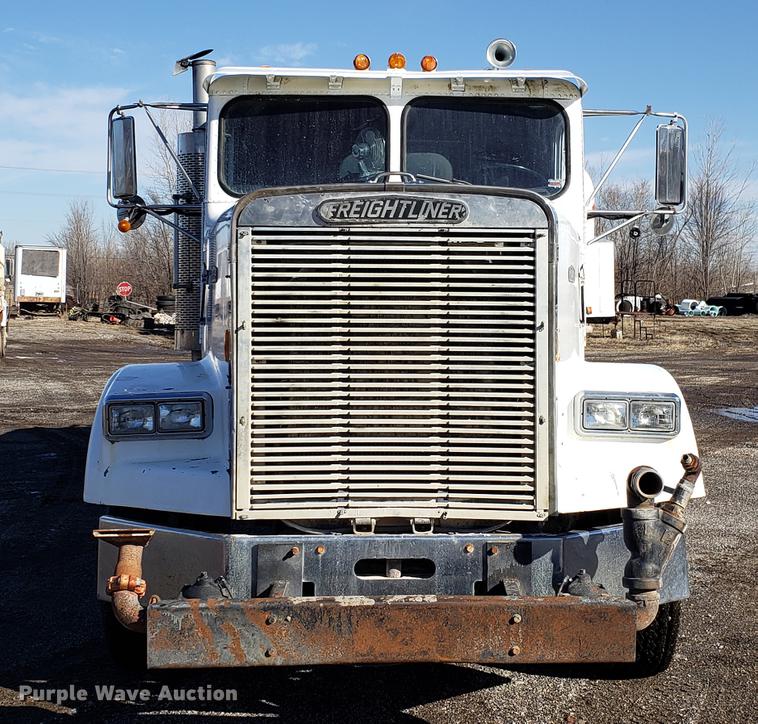 image for item DD3964 1988 Freightliner FLC tank truck