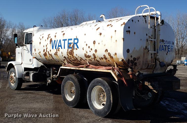 image for item DD3964 1988 Freightliner FLC tank truck