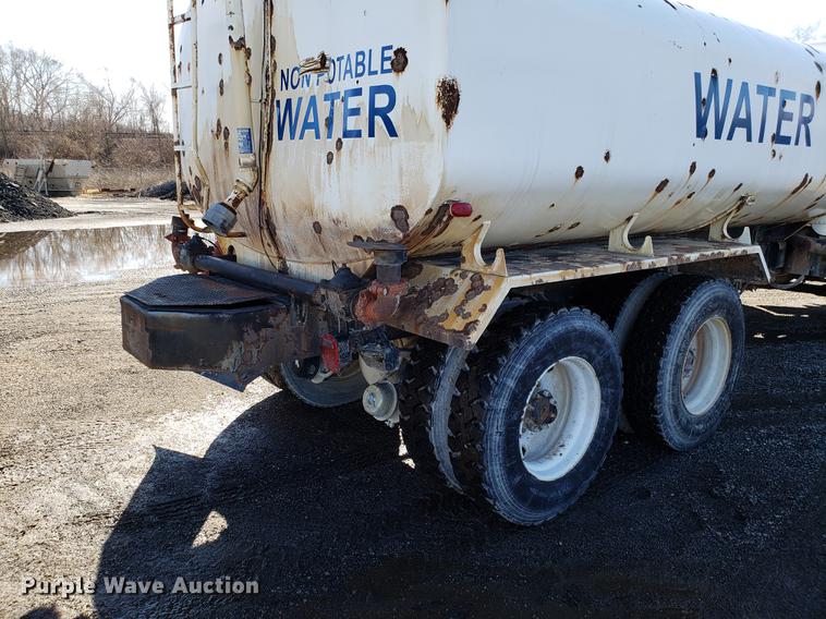 image for item DD3964 1988 Freightliner FLC tank truck