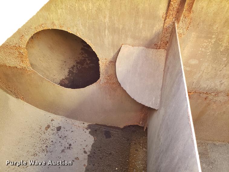 image for item DD3964 1988 Freightliner FLC tank truck