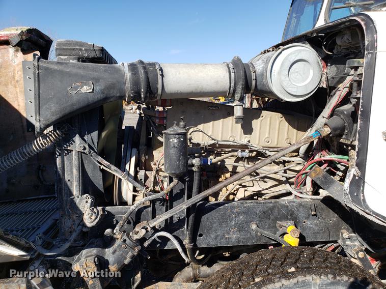 image for item DD3964 1988 Freightliner FLC tank truck