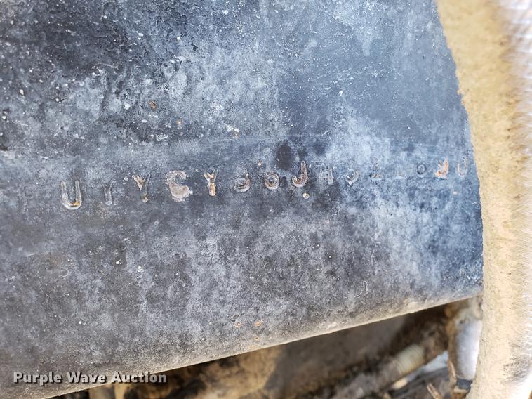 image for item DD3964 1988 Freightliner FLC tank truck