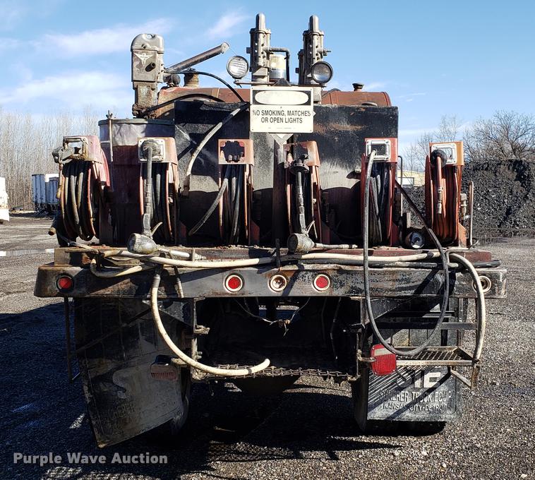 image for item DD3965 1991 Ford F800 fuel and lube truck