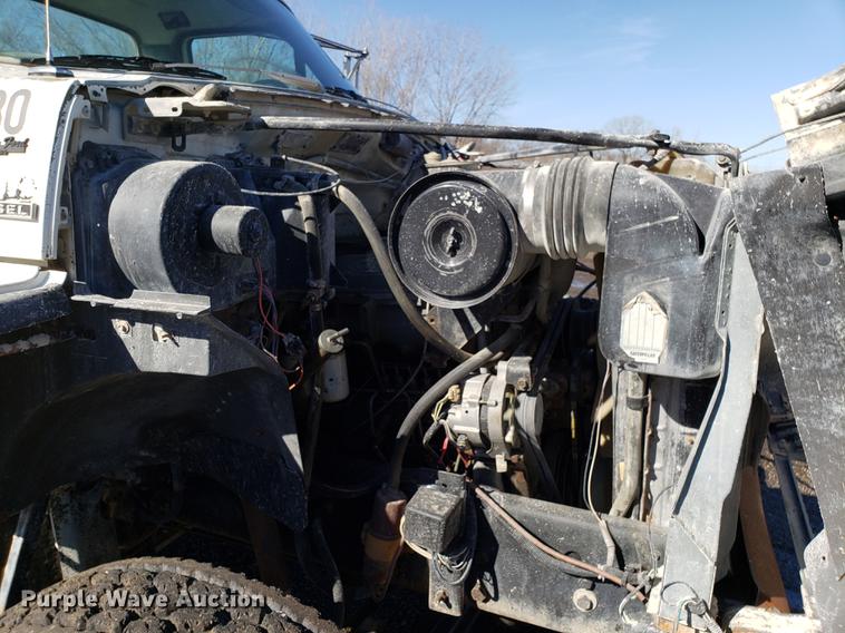 image for item DD3965 1991 Ford F800 fuel and lube truck