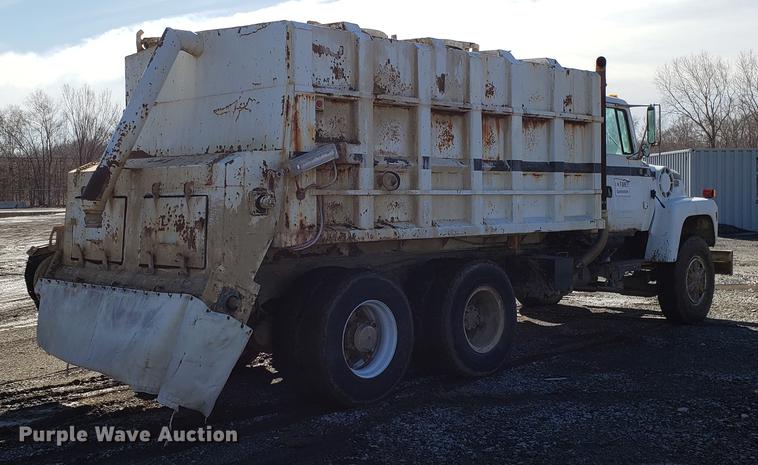 image for item DD3969 1992 Ford LT8000 fly ash truck