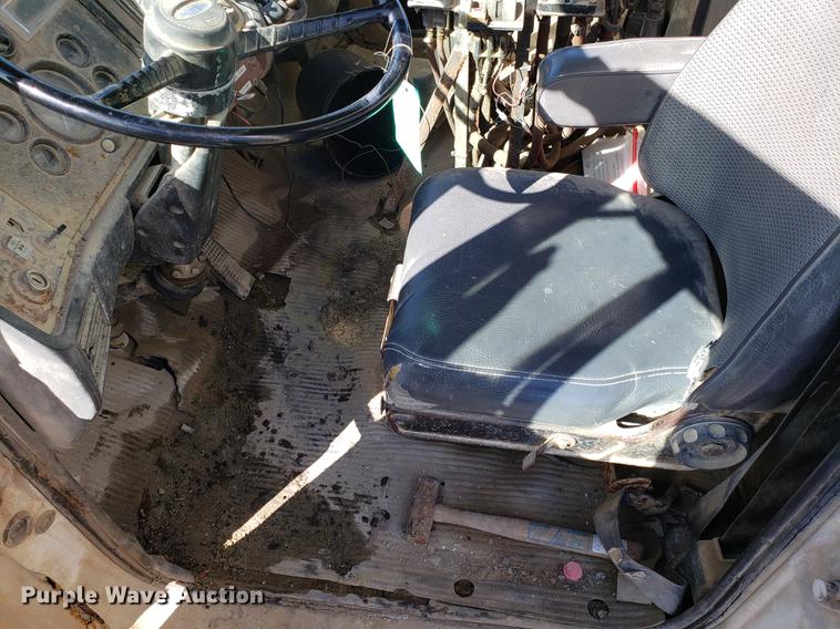 image for item DD3969 1992 Ford LT8000 fly ash truck