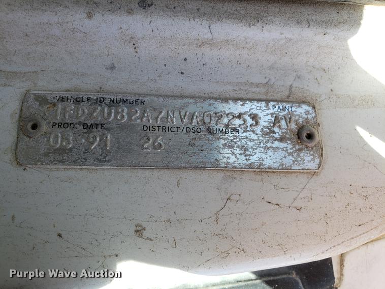 image for item DD3969 1992 Ford LT8000 fly ash truck