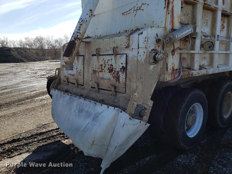 image for item DD3969 1992 Ford LT8000 fly ash truck