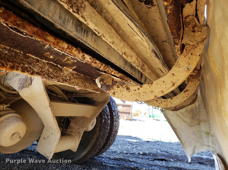 image for item DD3969 1992 Ford LT8000 fly ash truck