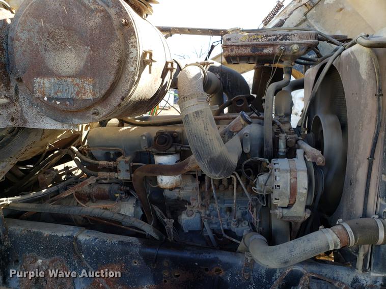image for item DD3969 1992 Ford LT8000 fly ash truck