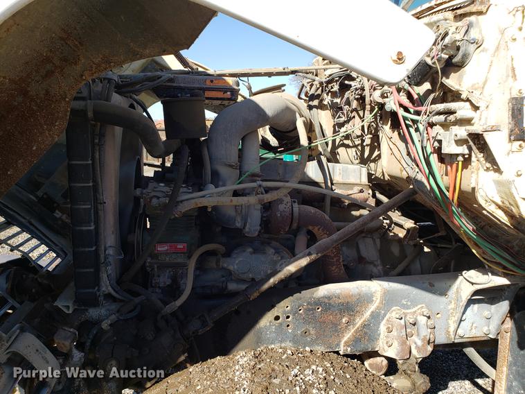 image for item DD3969 1992 Ford LT8000 fly ash truck